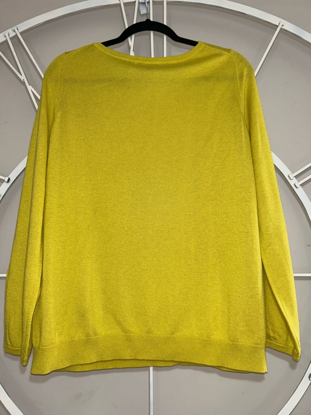 Banana Republic Women’s Lightweight Silk and Cashmere Crewneck Sweater - Yellow - Picture 4 of 8